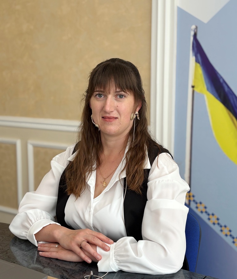 Гладун Леся Василівна - доктор філософії з галузі знань 01 ОсвітаПедагогіка зі спеціальності 012 Дошкільна лосвіта